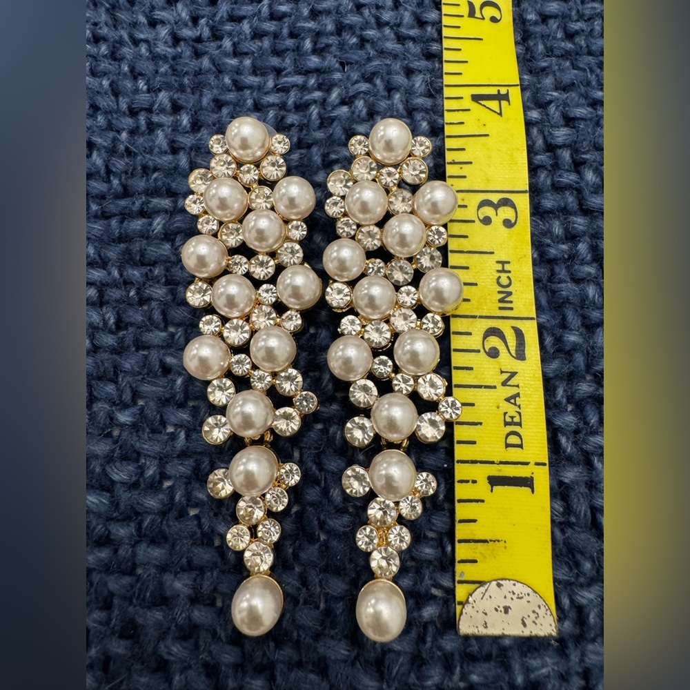 Christian Siriano Faux Pearl Crystal Glass Dangle Drop Earrings. 3 1/2” Drop - Picture 3 of 6